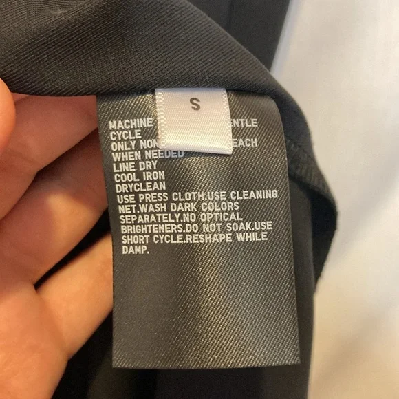 Uniqlo Black Drape Sleeveless V-Neck  Dress Size M. Never used. - Picture 7 of 10